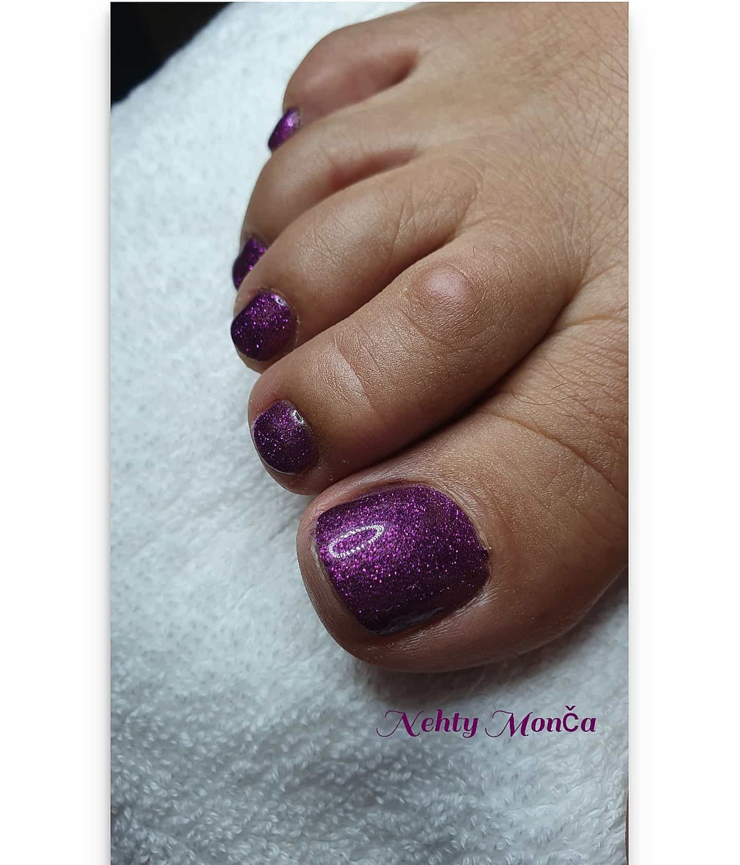 purple glitter toenails