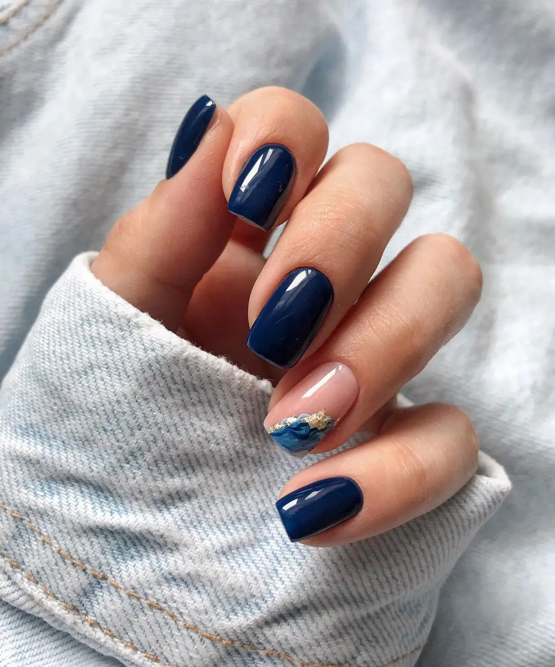 Navy blue nails
